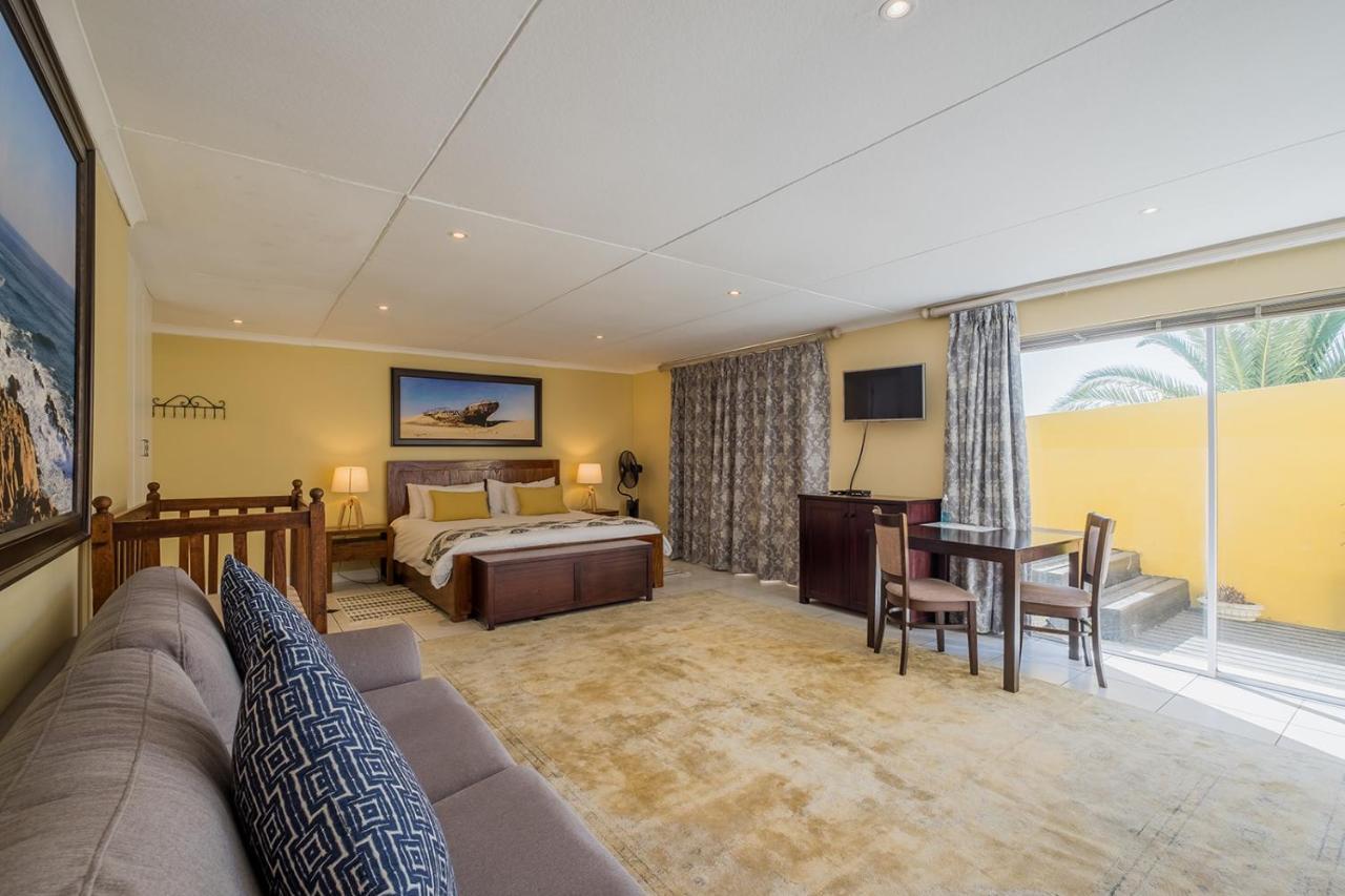 Alte Villa Boutique Hotel Luderitz ภายนอก รูปภาพ