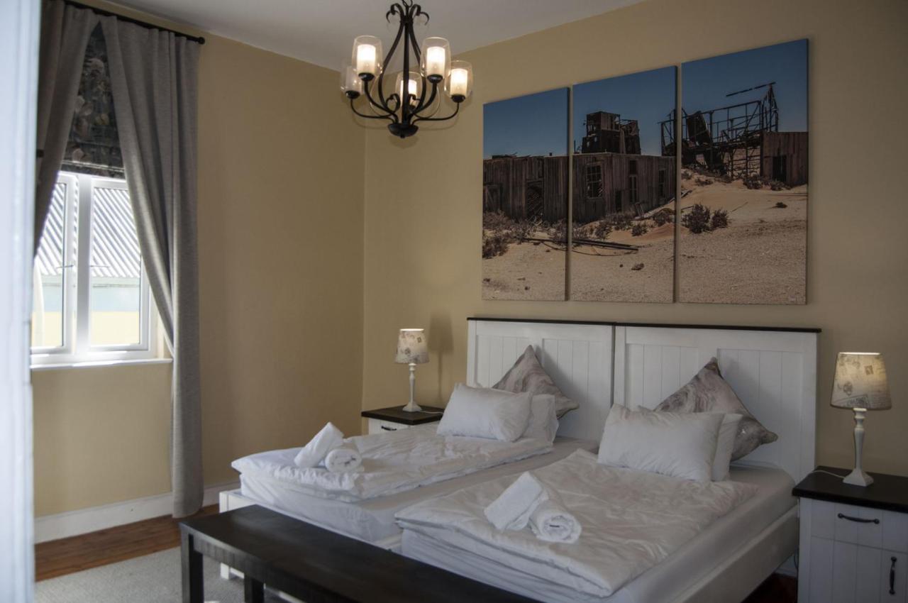 Alte Villa Boutique Hotel Luderitz ภายนอก รูปภาพ
