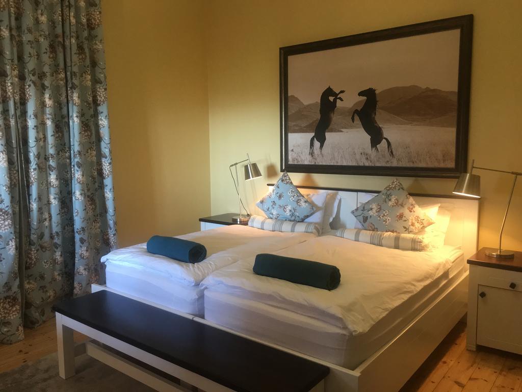 Alte Villa Boutique Hotel Luderitz ภายนอก รูปภาพ